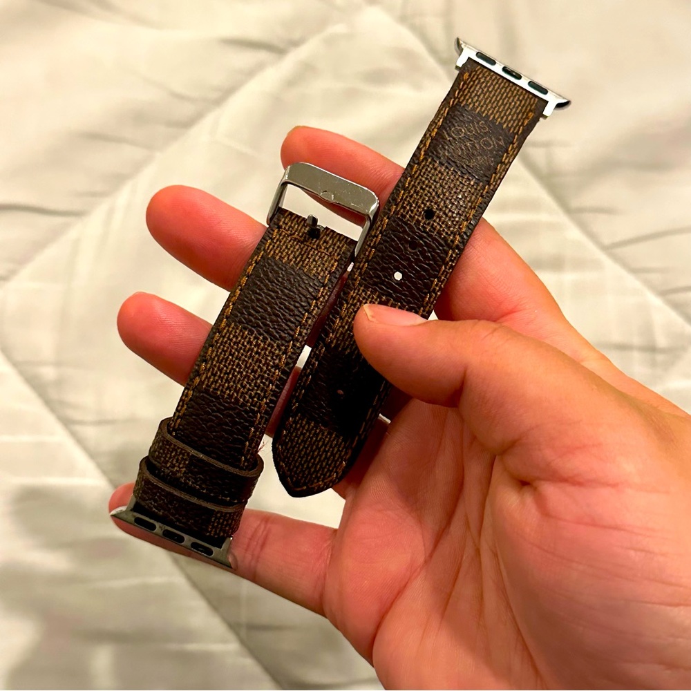 LOUIS VUITTON CUSTOM APPLE WATCH BAND